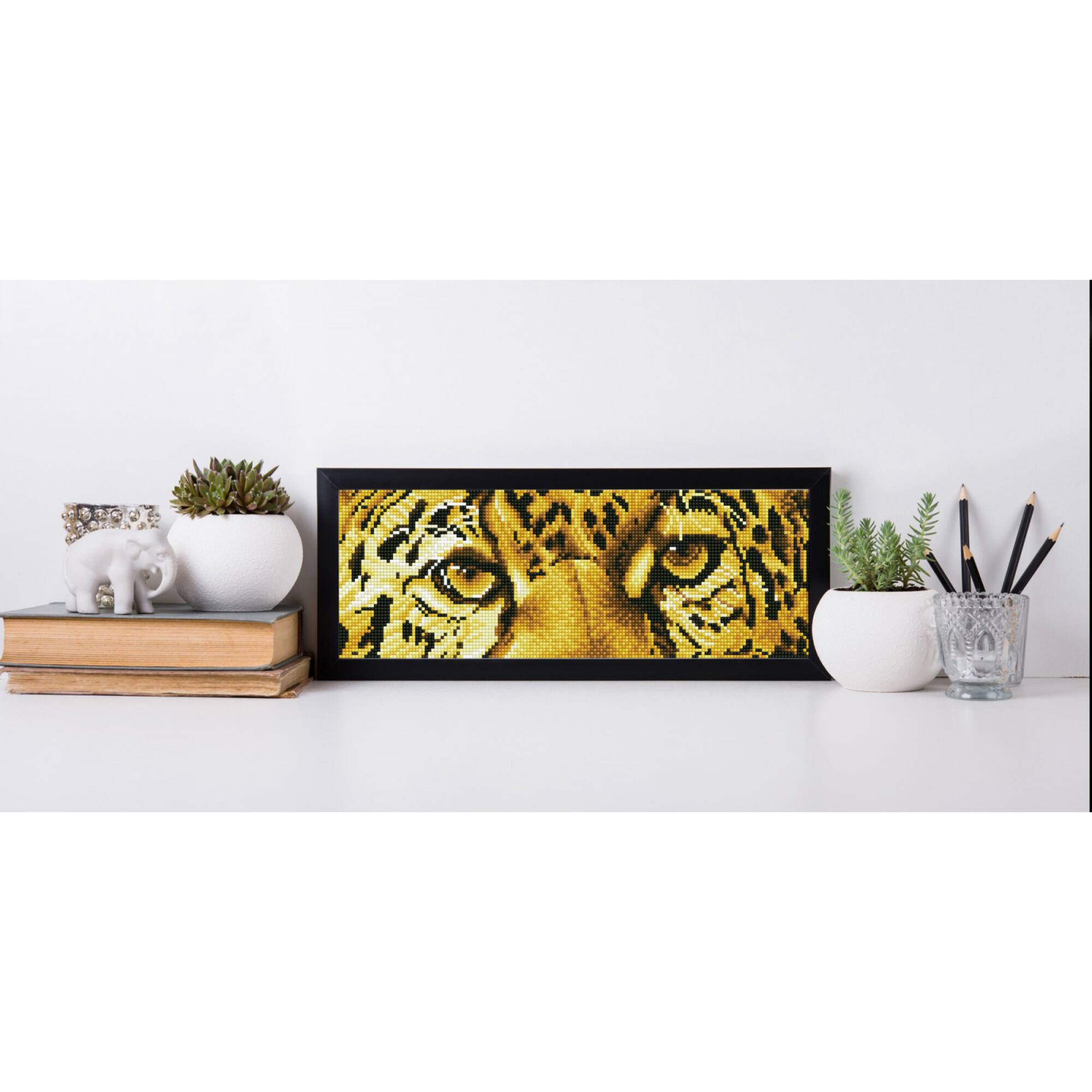 Diamond Dotz® Intermediate Leopard Spy with Frame Diamond Painting Kit